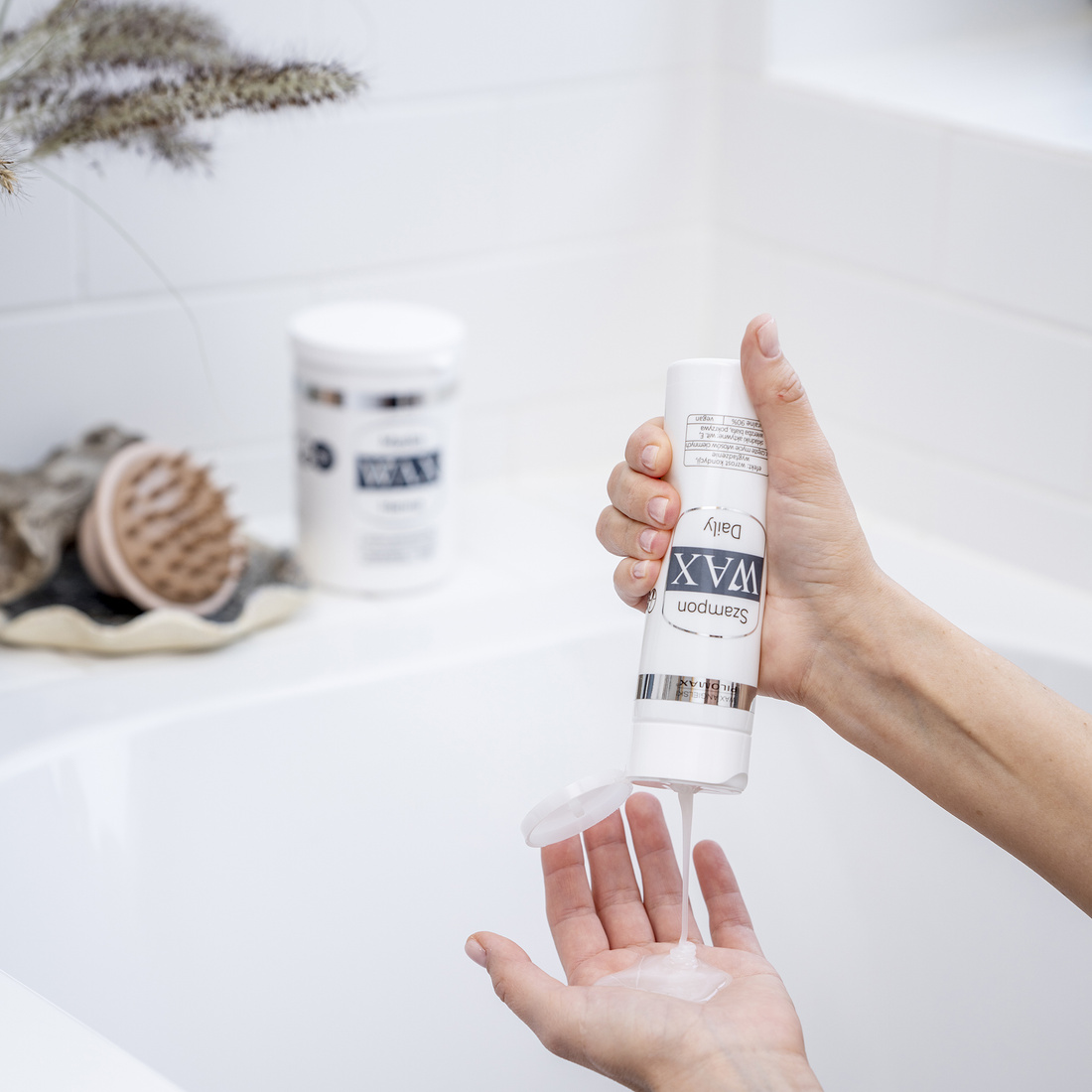 Szampon do włosów ciemnych z pokrzywą WAX DAILY 200ml