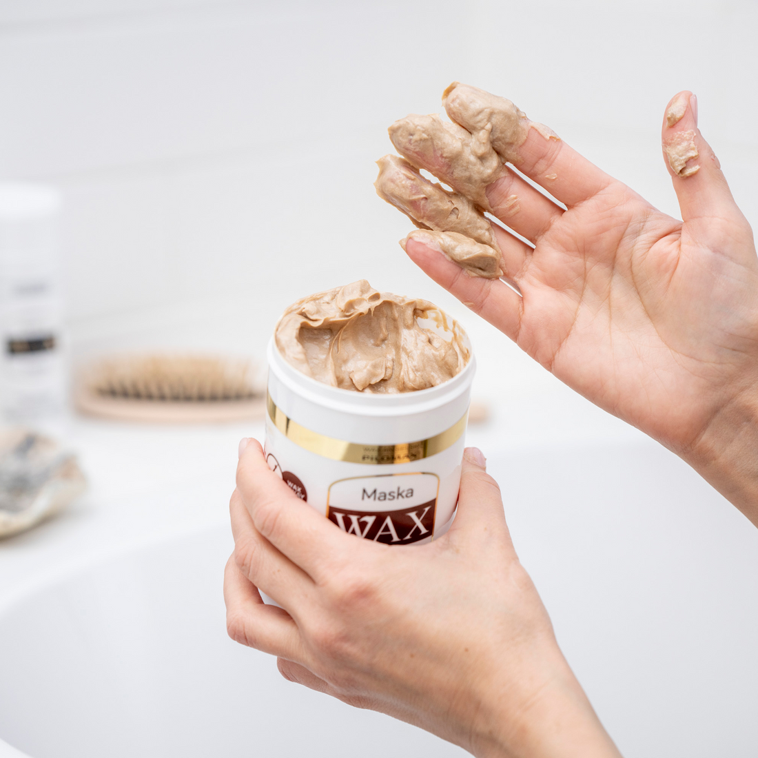 Wygładzająca i nawilżająca maska do włosów farbowanych ciemnych WAX ARABICA 480ml