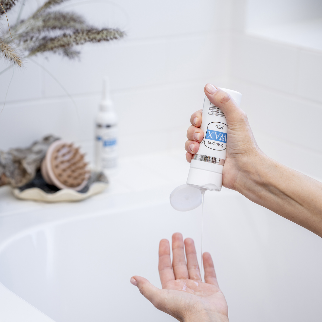 Szampon na wypadanie włosów do wrażliwej skóry głowy WAX MED 150ml